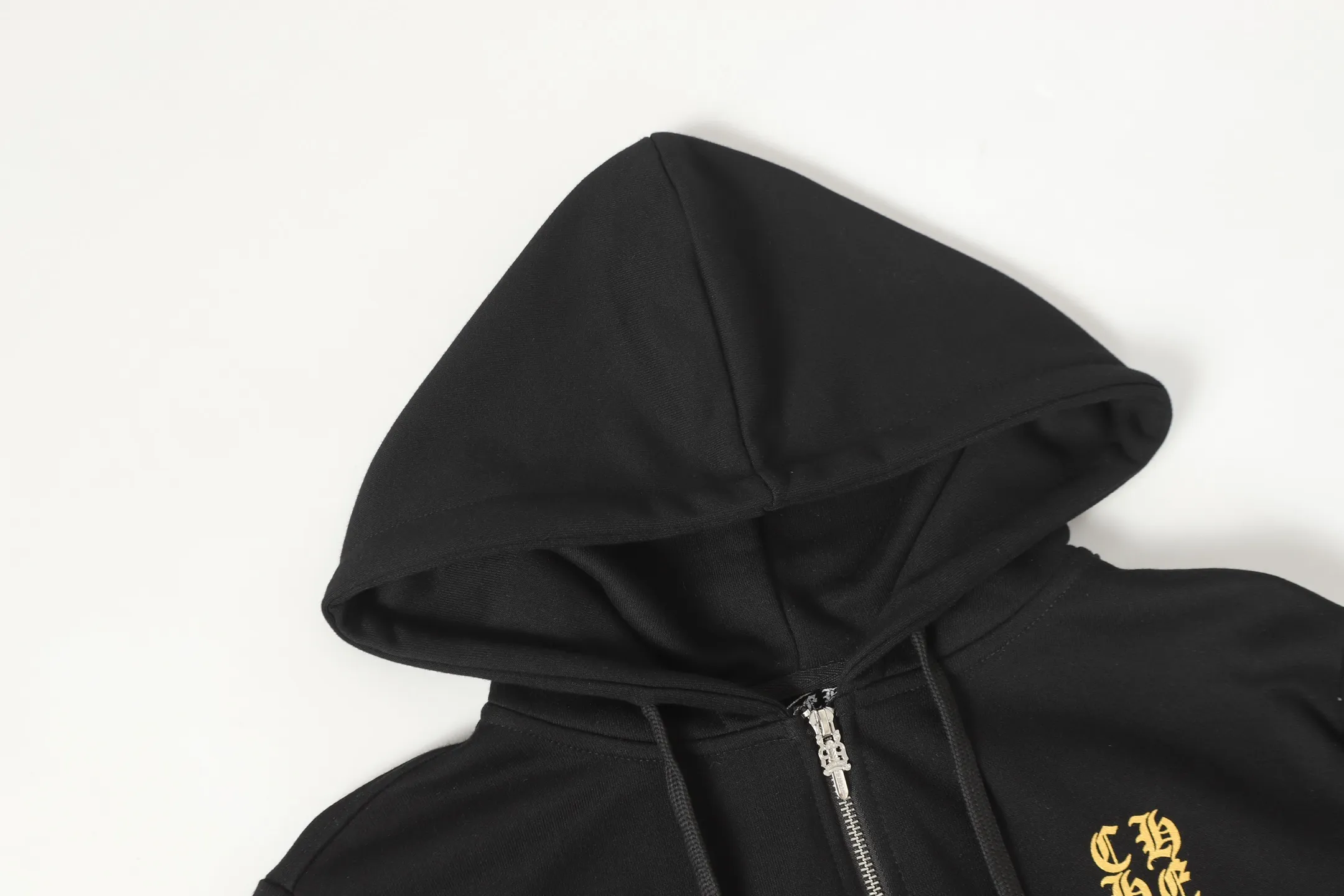 P250 Cross-border running quantity model, please do not place an order if you pursue quality - Chrome Hearts/Chrome Hearts hot stamping Sanskrit printed zipper sweatshirt cardigan jacket - High weight, high density and high quality. The wool is soft, delicate and skin-friendly. Soft and silky to the touch. Excellent warmth and skin-friendly properties. - Custom-woven and custom-dyed, no color difference. No matter the fabric or workmanship details, it is better than the ordinary version on the market. - Hardware zipper accessories are all customized, full of details - Color: black - Size: S M L XL